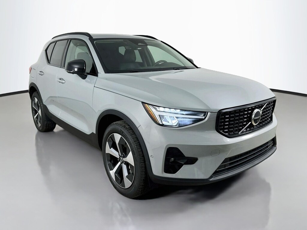 New 2026 Volvo XC40 B5 Plus SUV