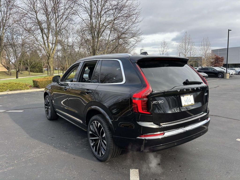2026 Volvo XC90 Plus