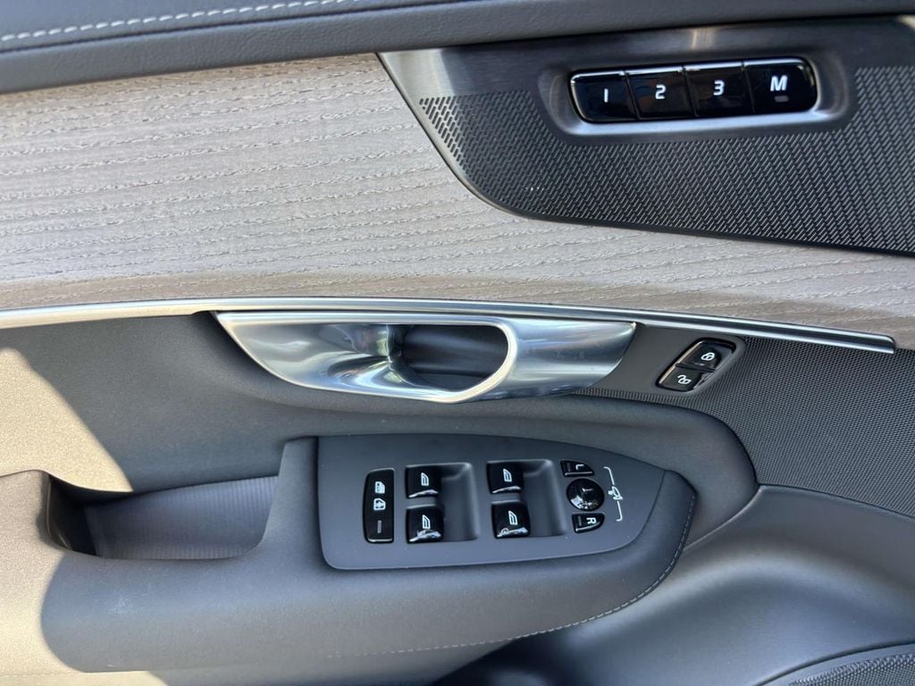 2026 Volvo XC90 Plus - Photo 13