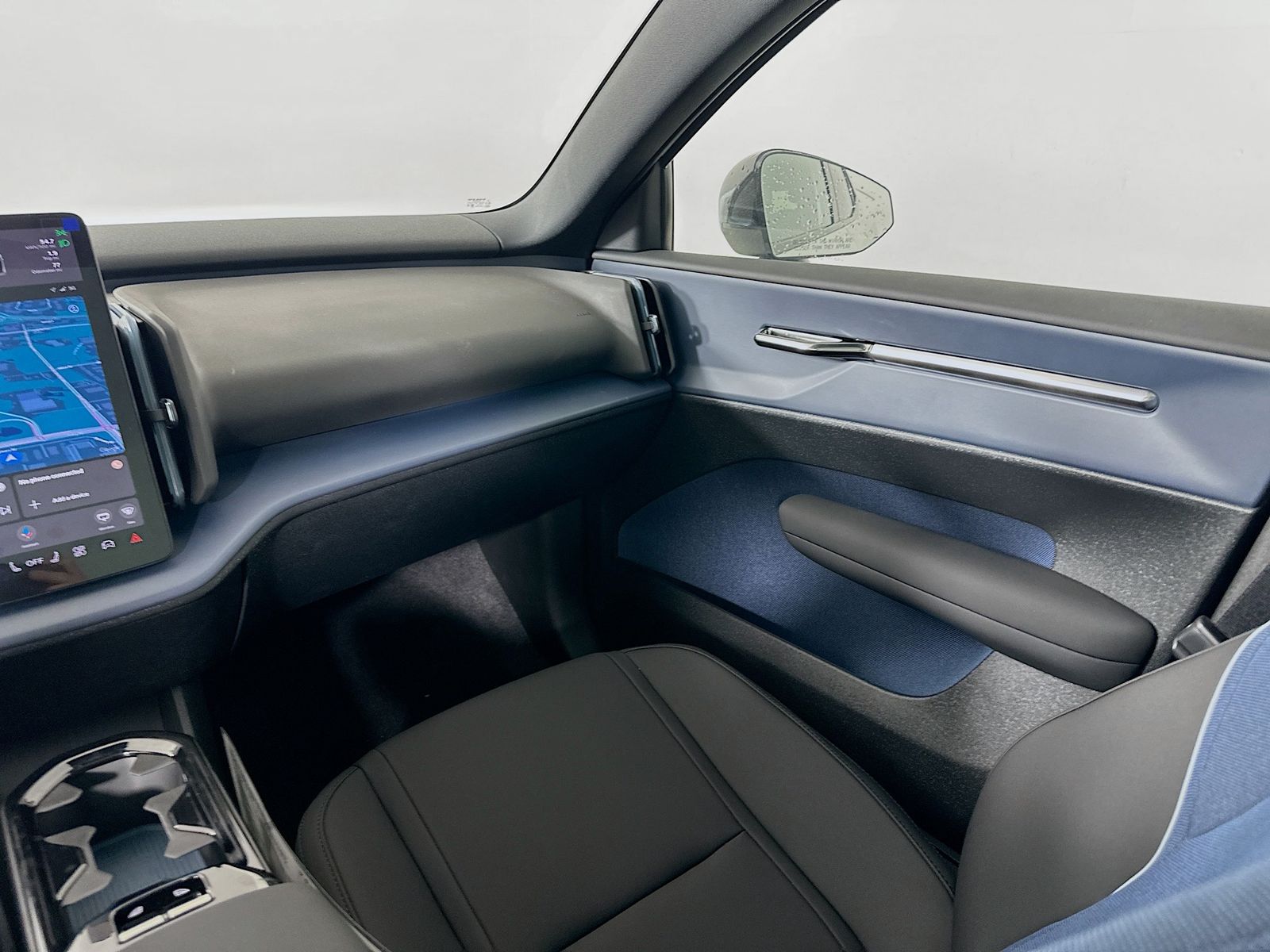 2026 Volvo EX30 Plus - Photo 22