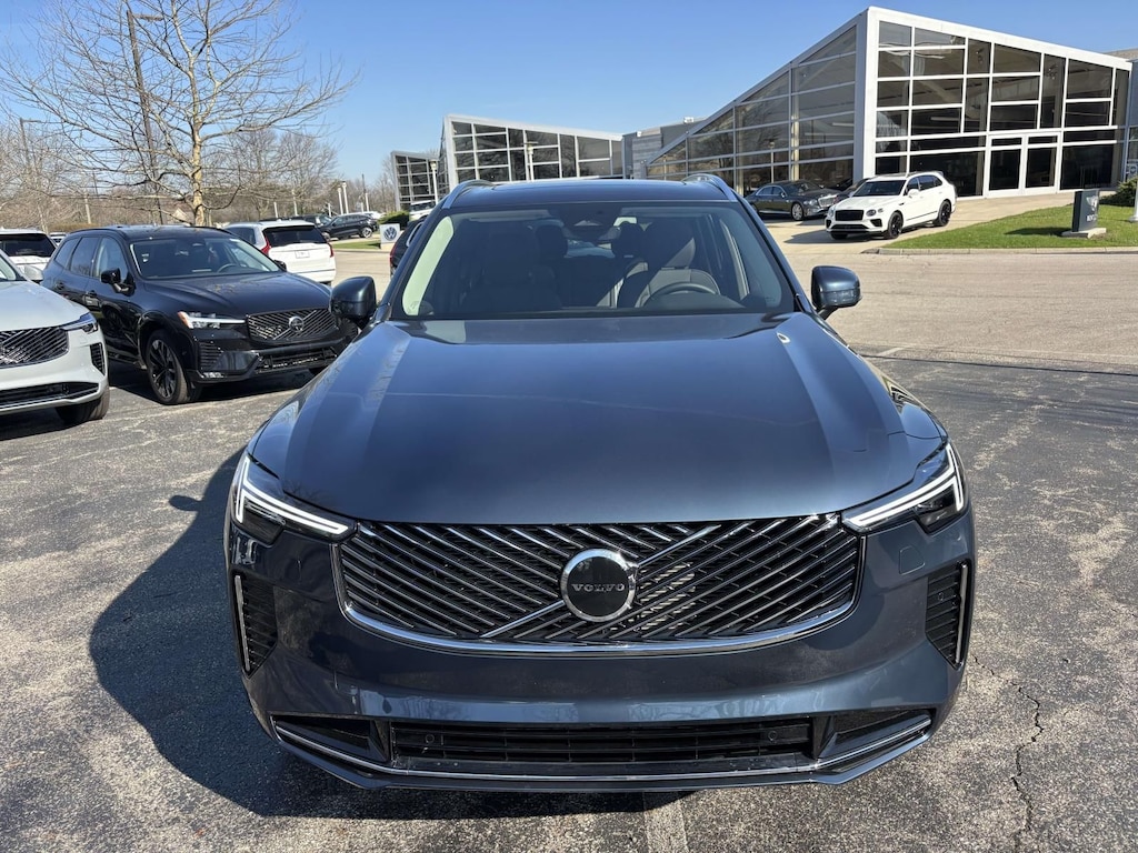 New 2026 Volvo XC90 B5 Core SUV