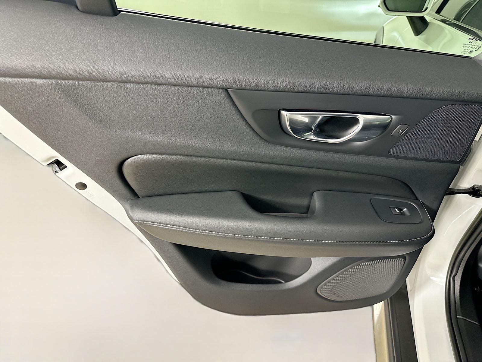 2023 Volvo V60 Cross Country Ultimate - Photo 34