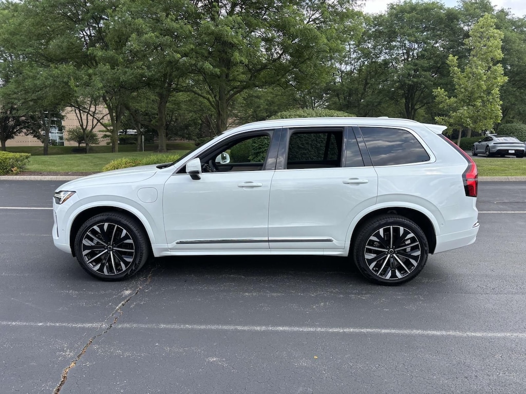New 2026 Volvo XC90 plug-in hybrid T8 Plus 7-Seater SUV