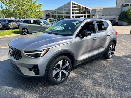 2026 Volvo XC40 B5 Plus SUV