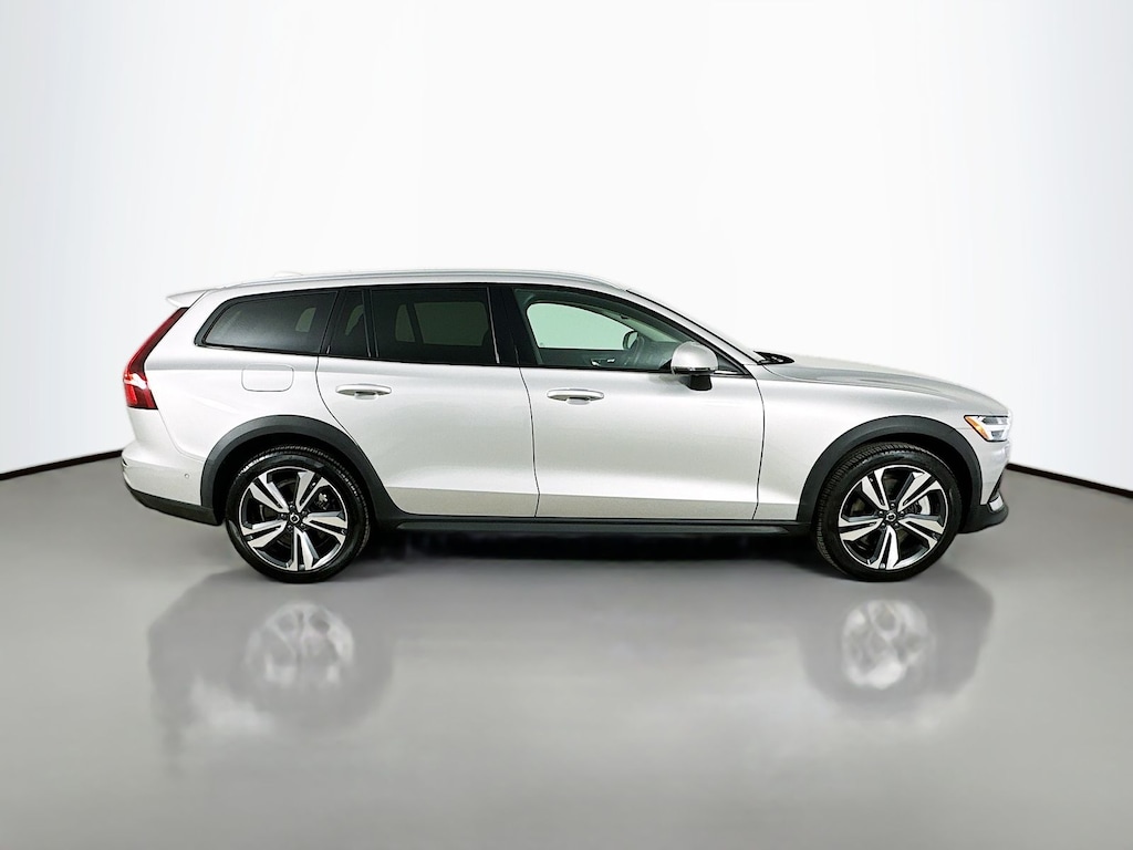Used 2025 Volvo V60 Cross Country B5 Plus Wagon