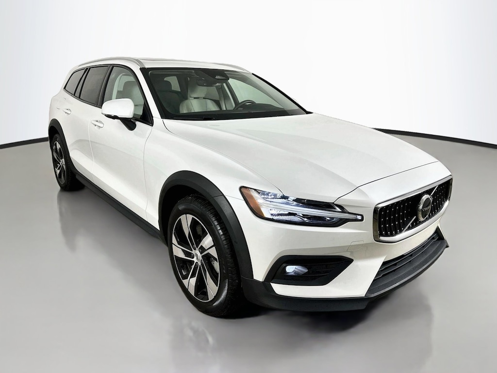 Certified 2025 Volvo V60 Cross Country B5 Plus Wagon