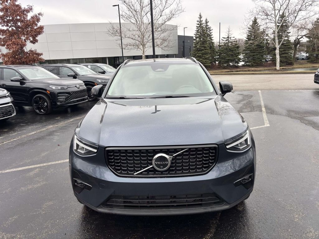 New 2026 Volvo XC40 B5 Plus SUV
