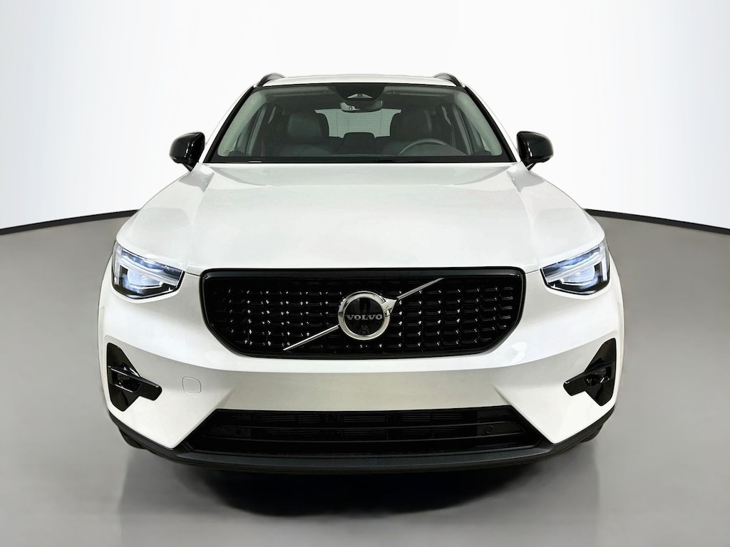 New 2026 Volvo XC40 B5 Plus SUV