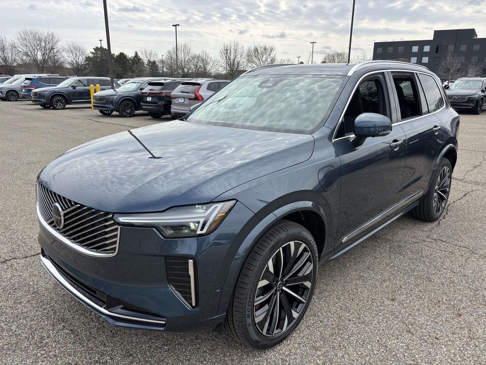 2026 Volvo XC90 T8 Recharge Ultra Bright 4WD's photo