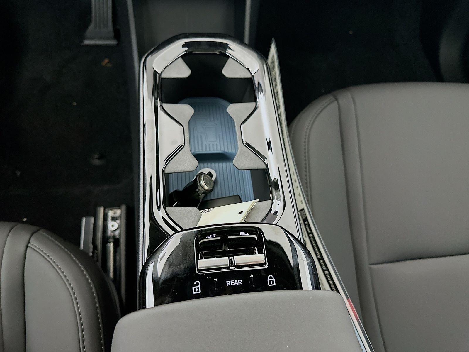 2026 Volvo EX30 Plus - Photo 25