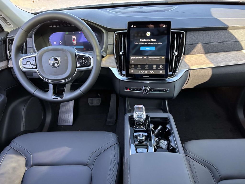 2026 Volvo XC90 Plus - Photo 29