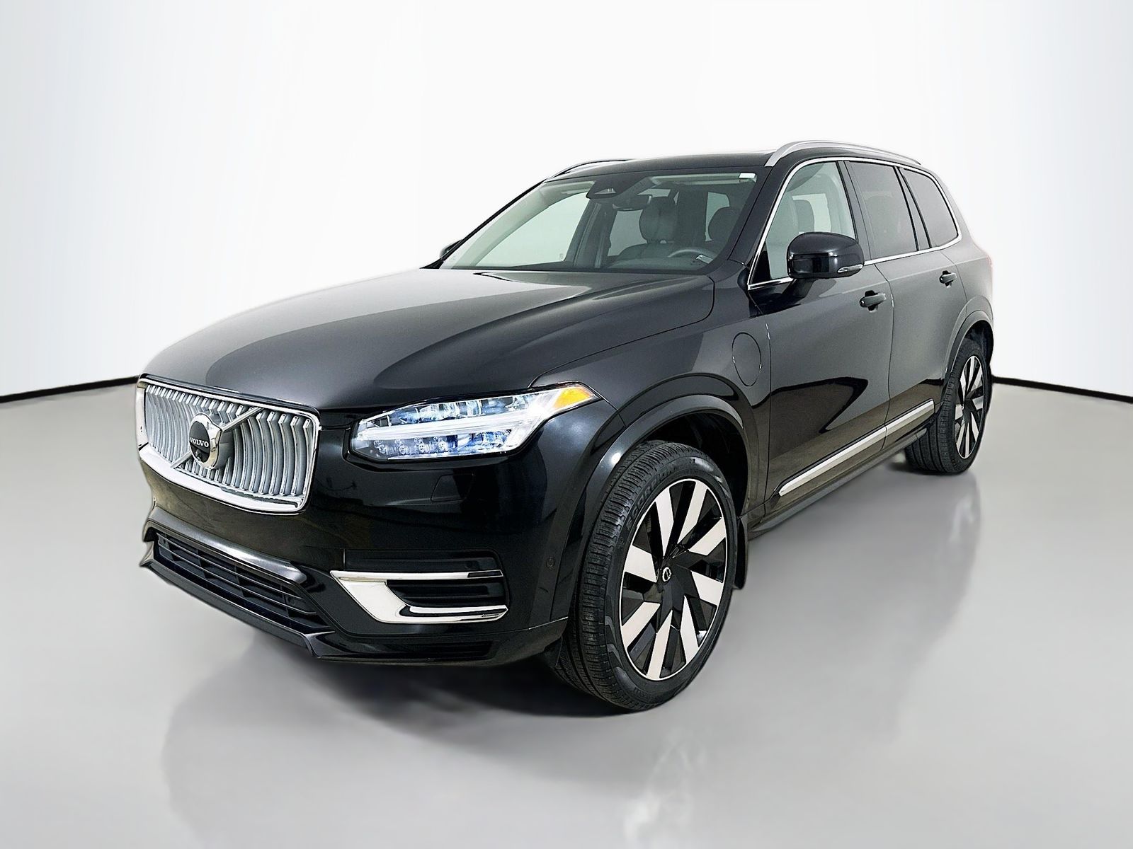 2025 Volvo XC90 Plug-In Hybrid