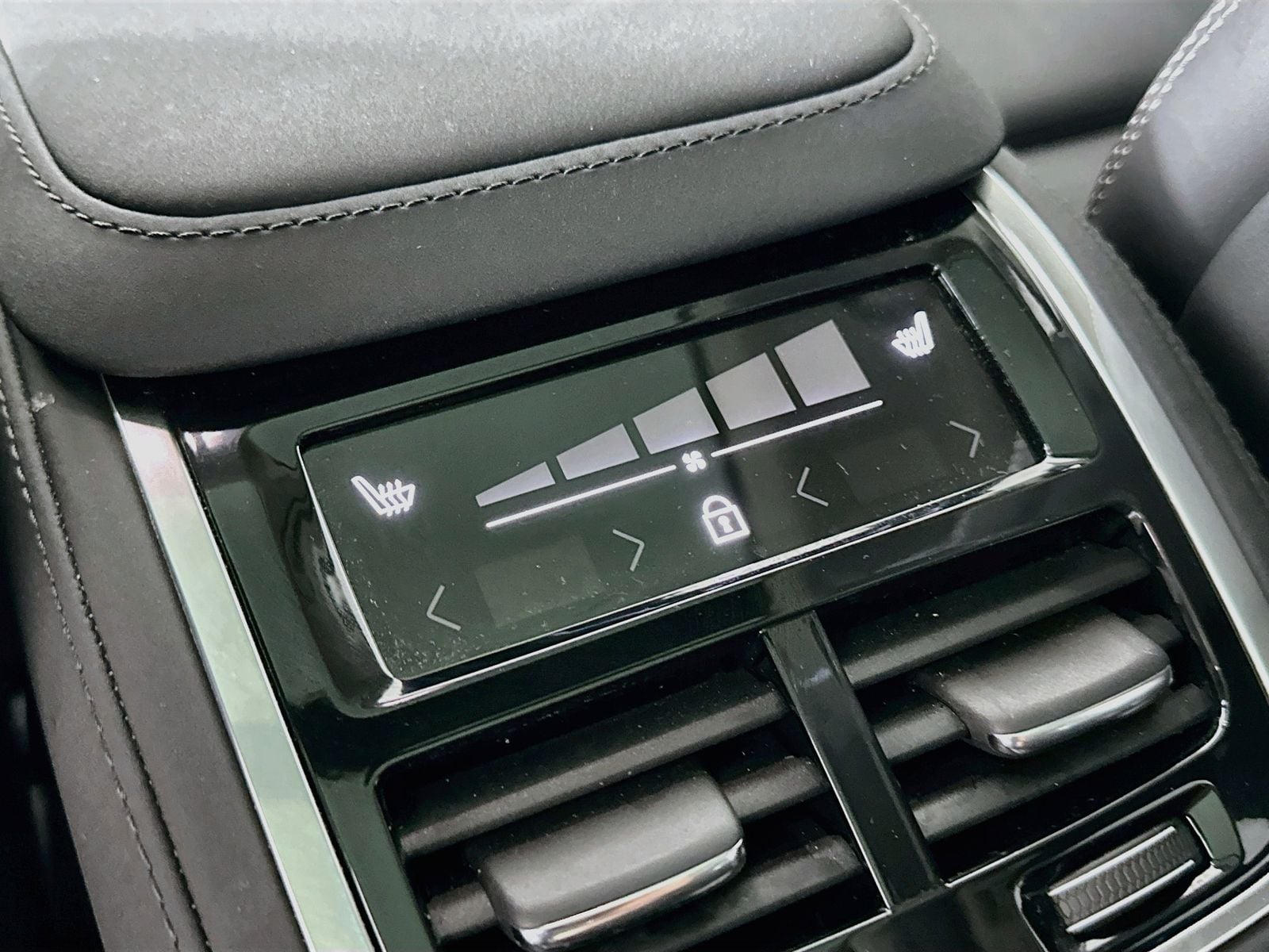 2026 Volvo XC90 Ultra - Photo 36