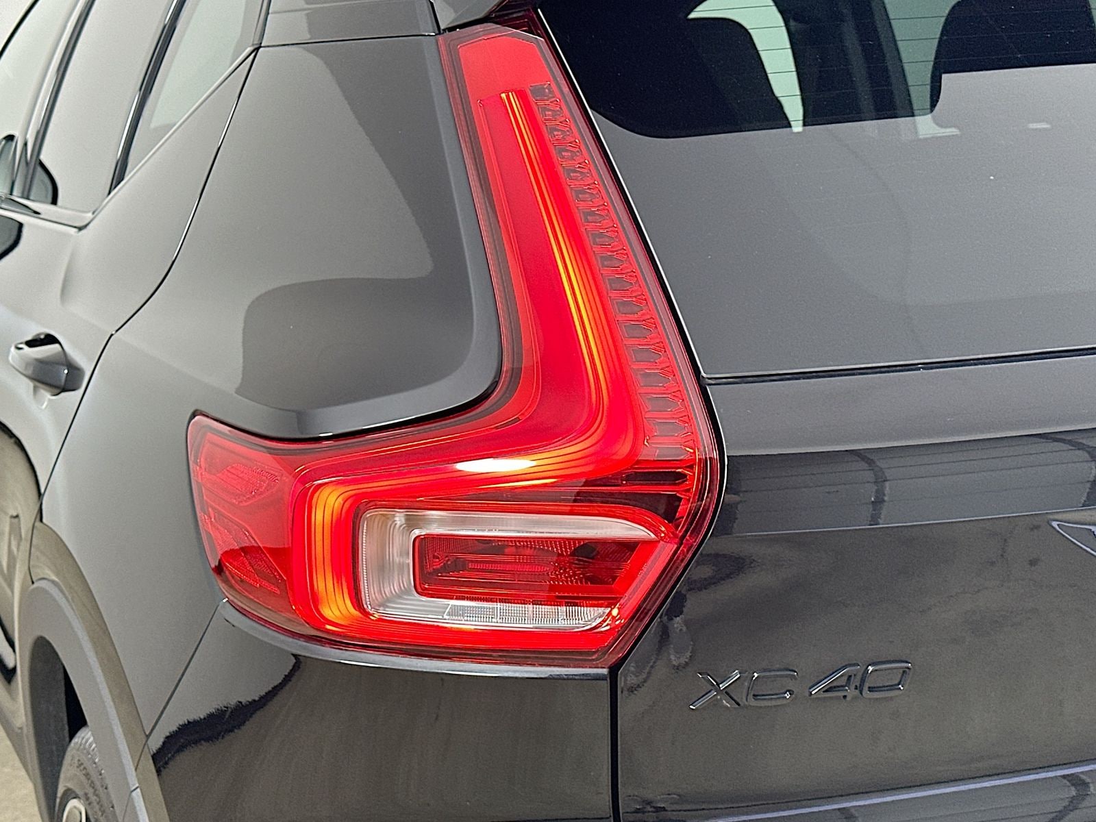 2026 Volvo XC40 Ultra Black Edition - Photo 12