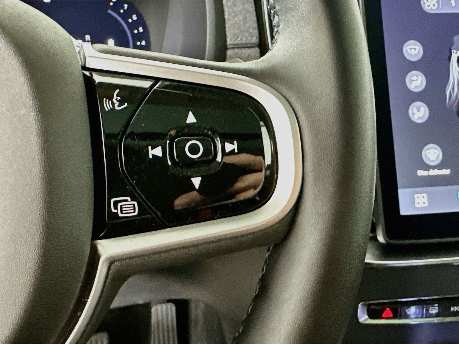 2026 Volvo XC90 Ultra - Photo 19