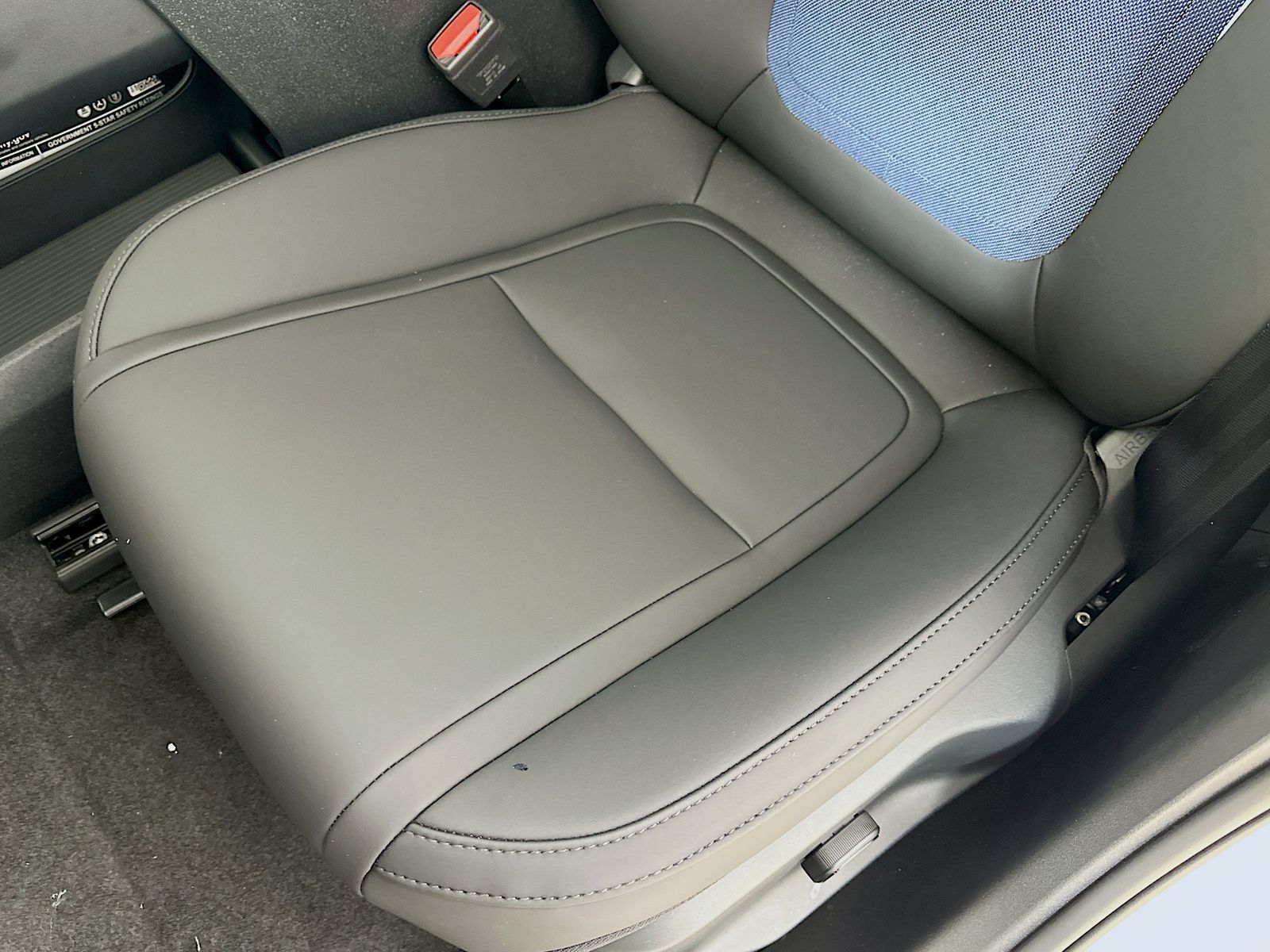 2026 Volvo EX30 Plus - Photo 37