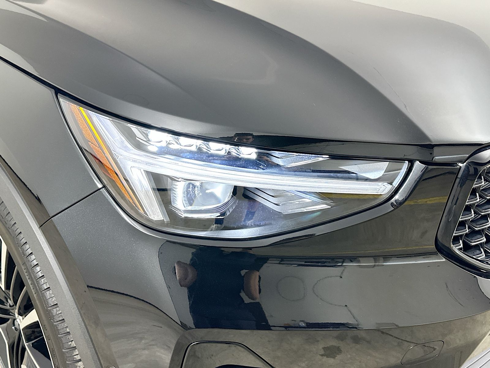 2026 Volvo XC40 Ultra Black Edition - Photo 9