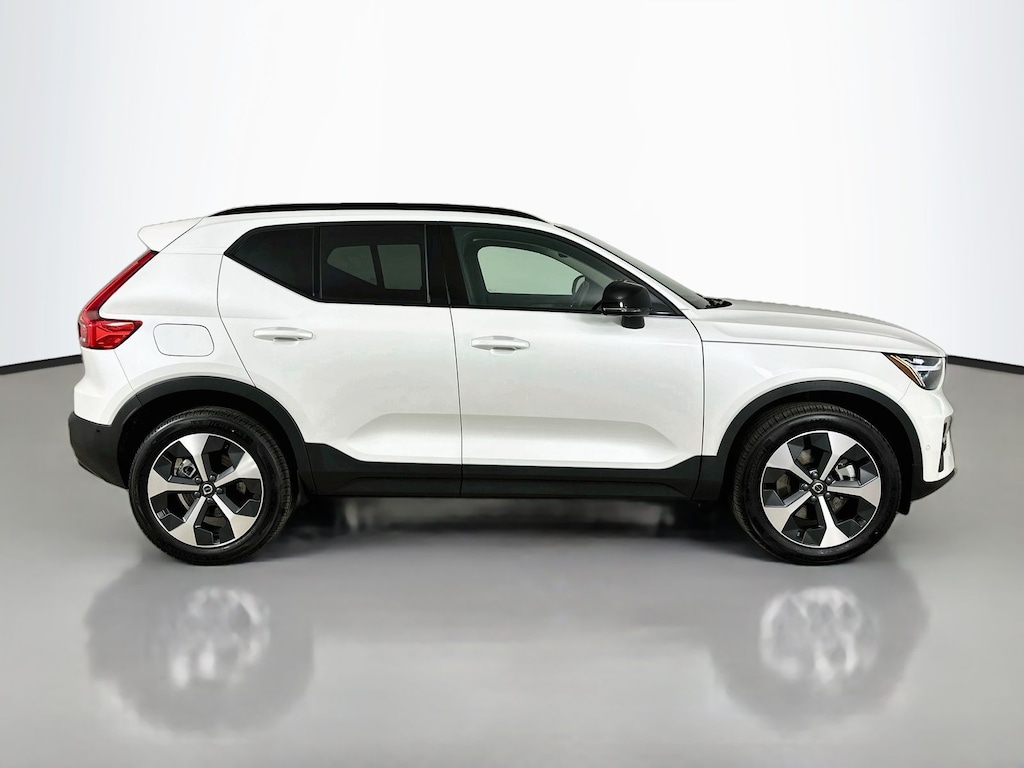New 2026 Volvo XC40 B5 Plus SUV