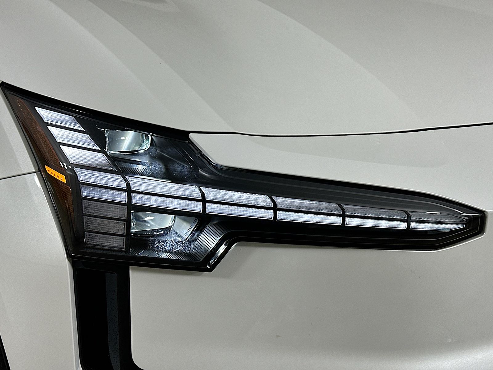 2026 Volvo EX30 Plus - Photo 9