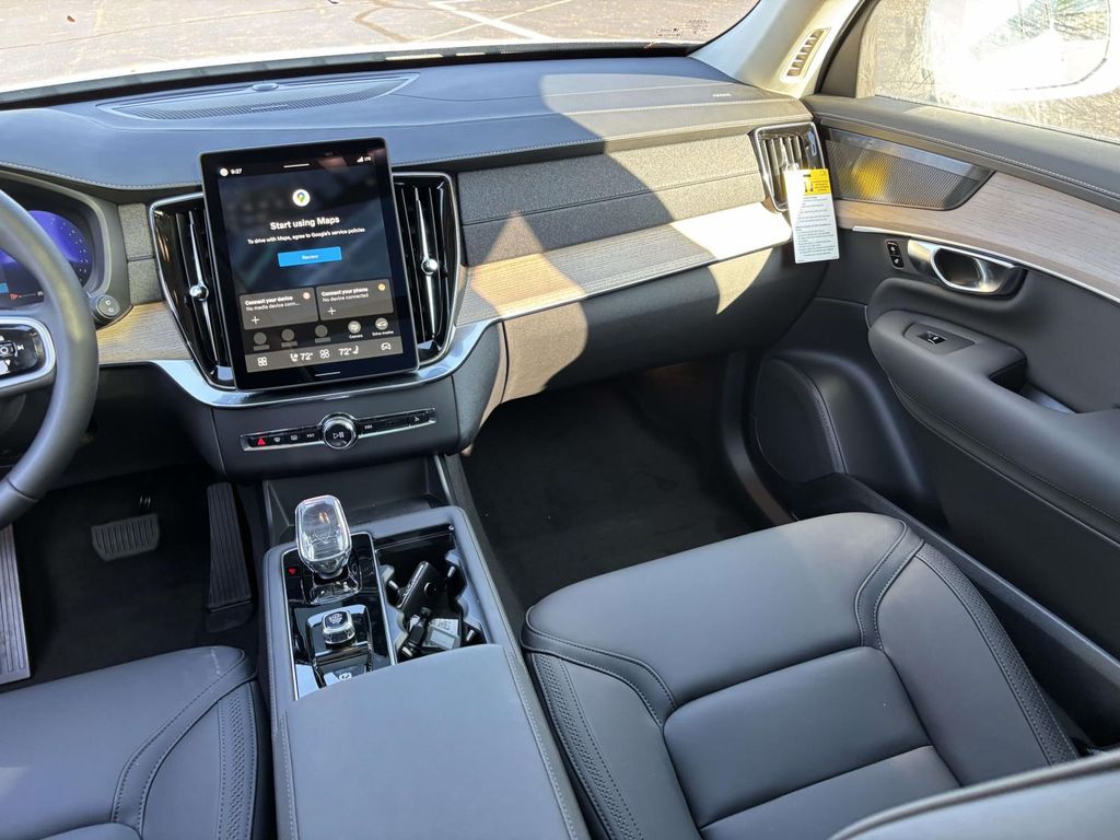 2026 Volvo XC90 Plus - Photo 32