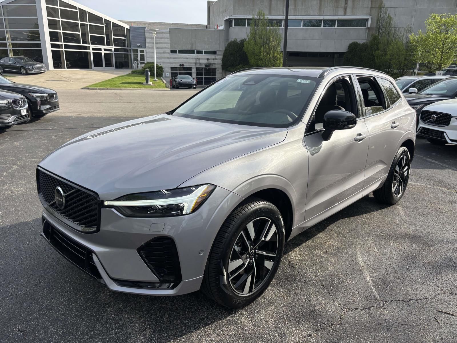 2026 Volvo XC60 Plus