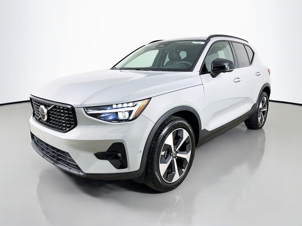 Used 2026 Volvo XC40 B5 Plus SUV