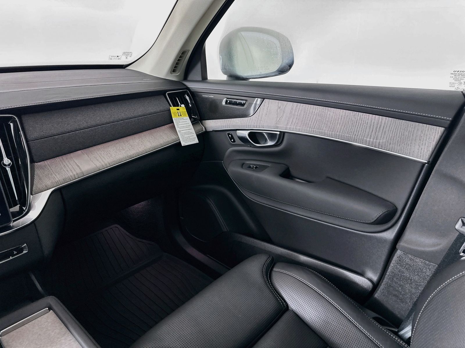 2026 Volvo XC90 Ultra - Photo 23