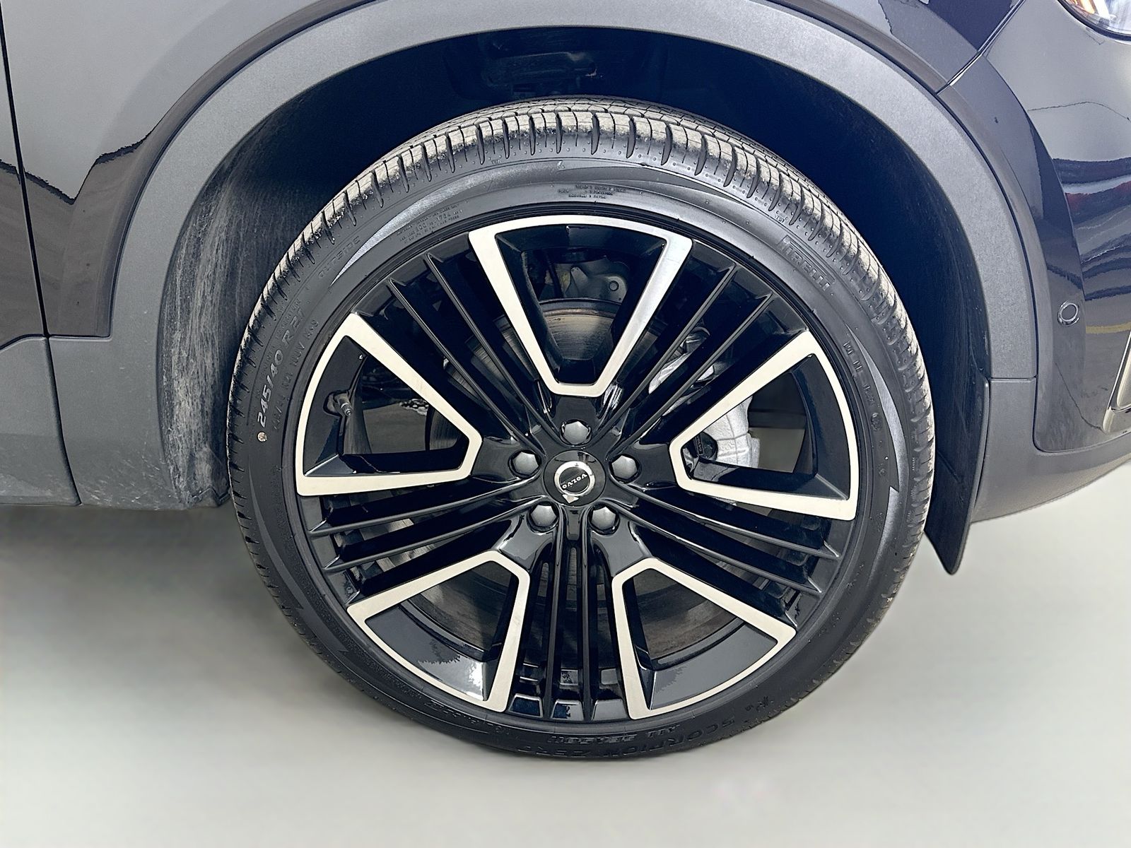 2026 Volvo XC40 Ultra Black Edition - Photo 10