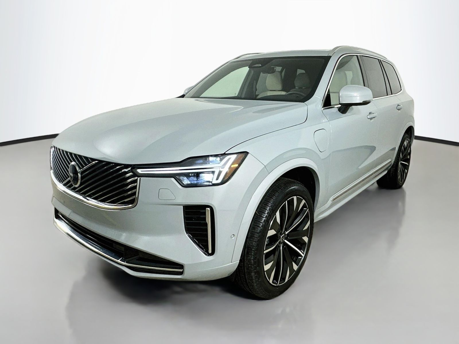 2026 Volvo XC90 Plug-In Hybrid
