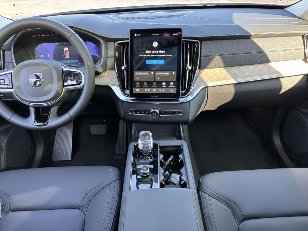 2026 Volvo XC90 Plus - Photo 30