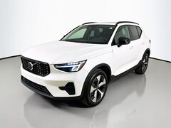 2026 Volvo XC40 B5 Core AWD SUV