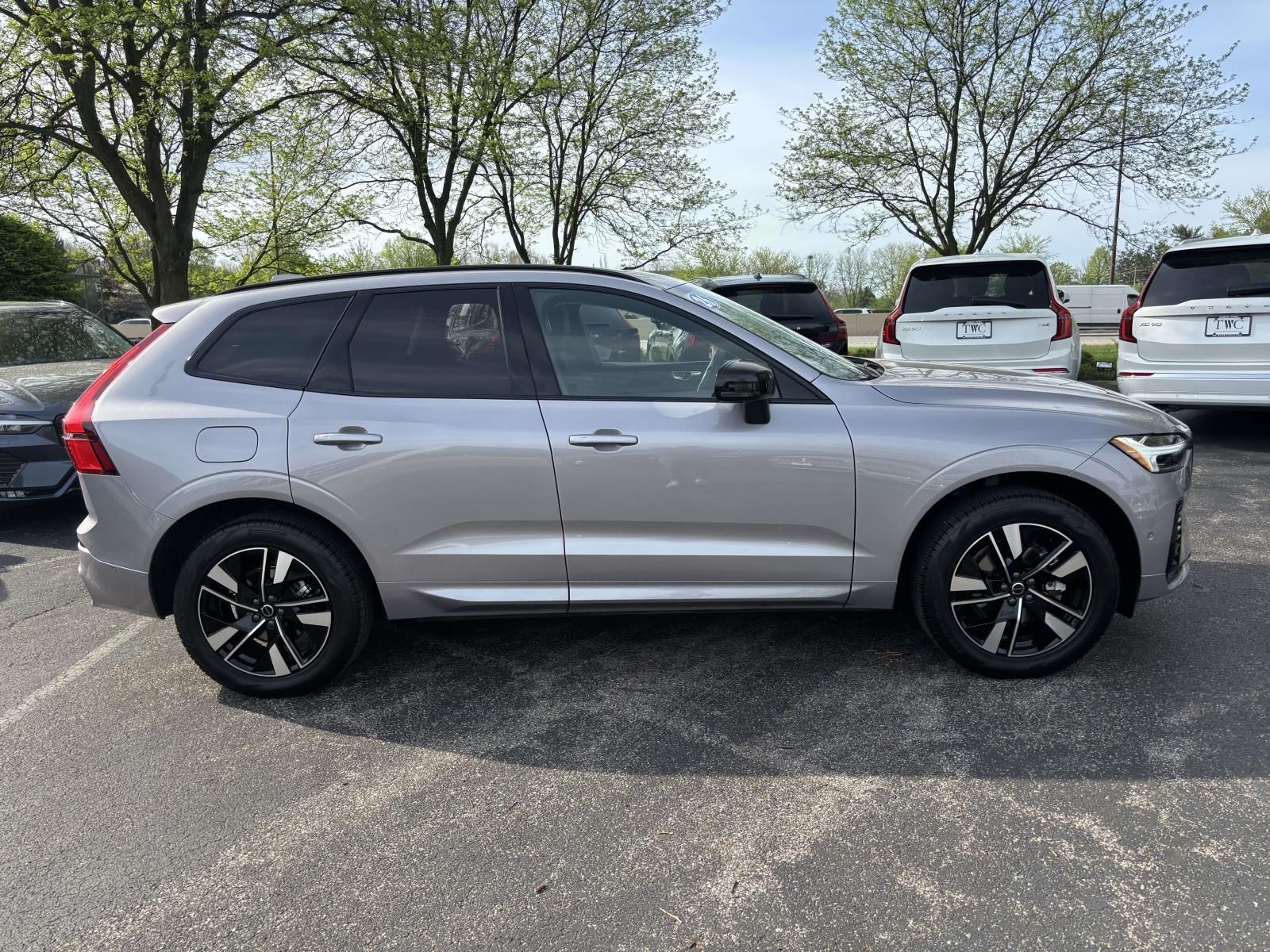 2026 Volvo XC60 Plus