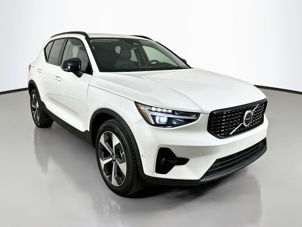 New 2026 Volvo XC40 B5 Plus SUV