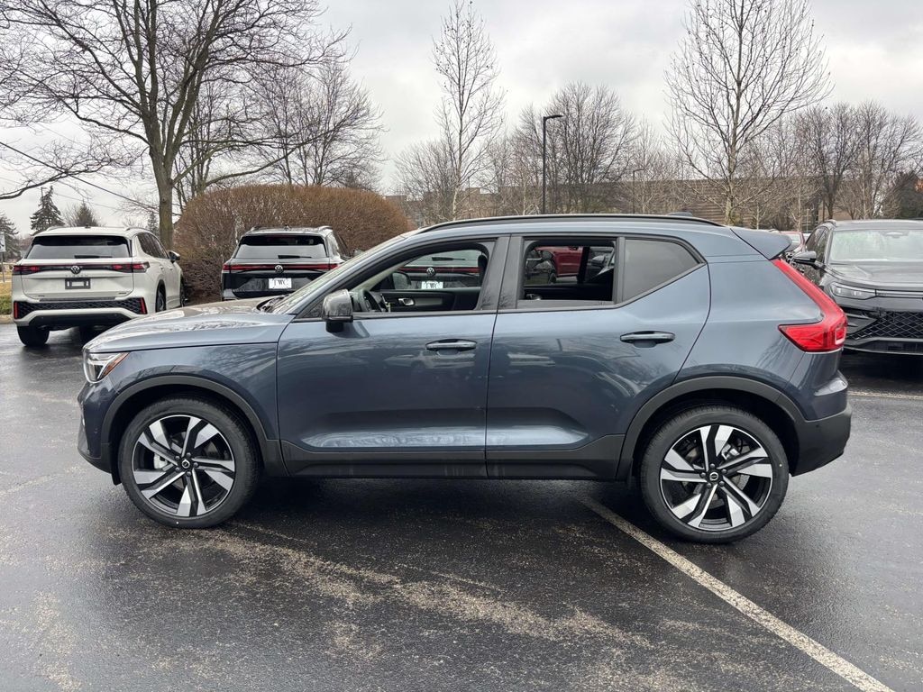 New 2026 Volvo XC40 B5 Plus SUV