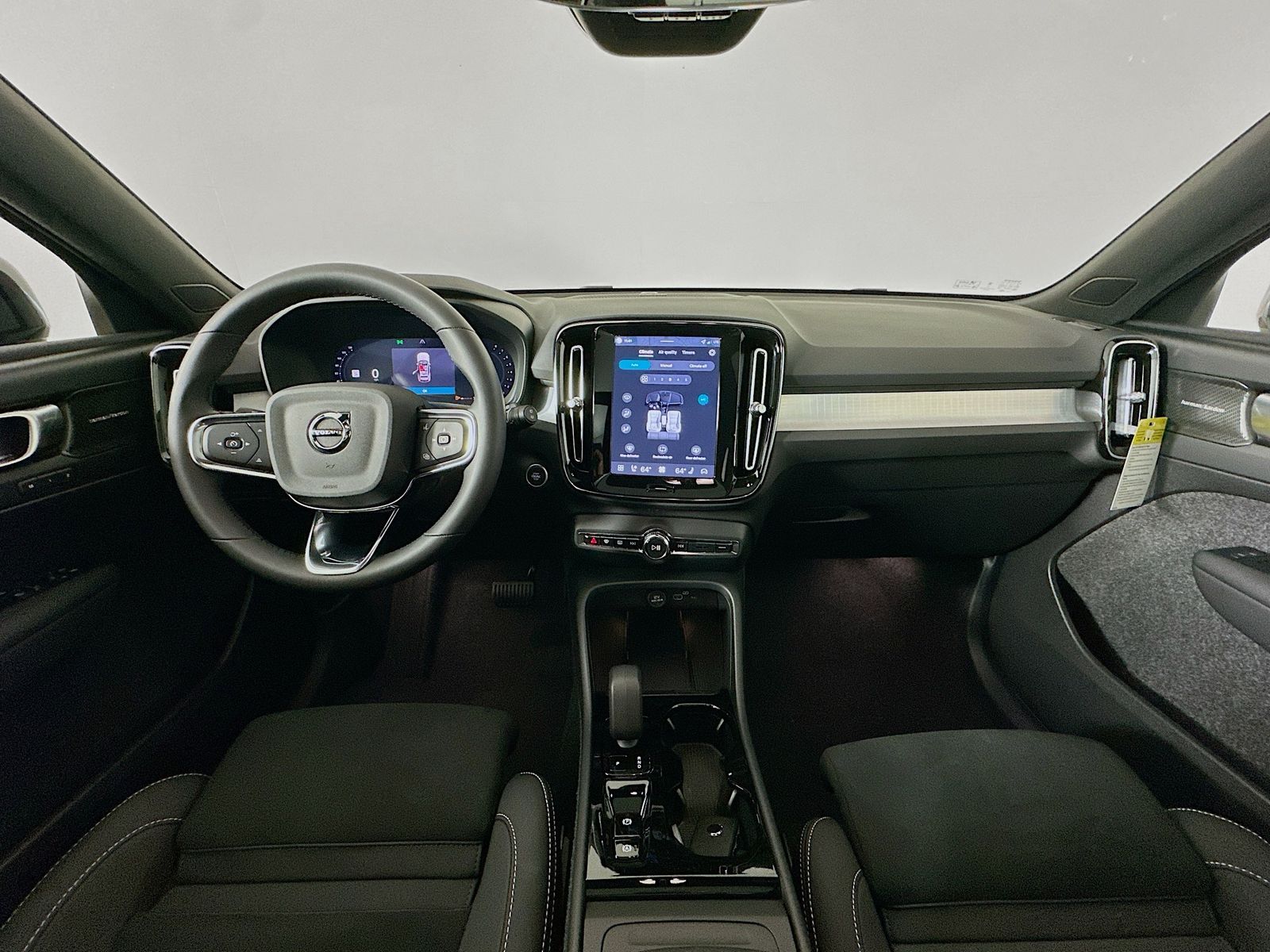 2026 Volvo XC40 Ultra Black Edition - Photo 14