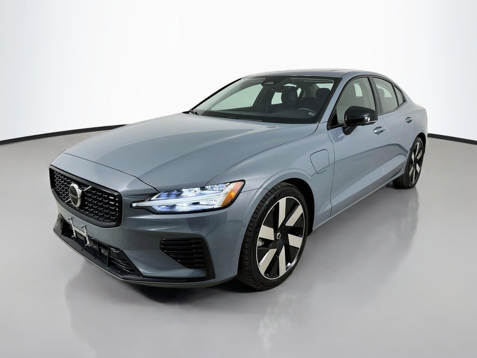 2024 Volvo S60 Recharge Plug-In Hybrid