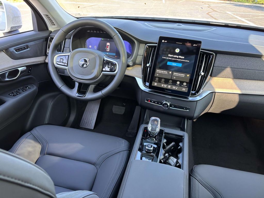 2026 Volvo XC90 Plus - Photo 31