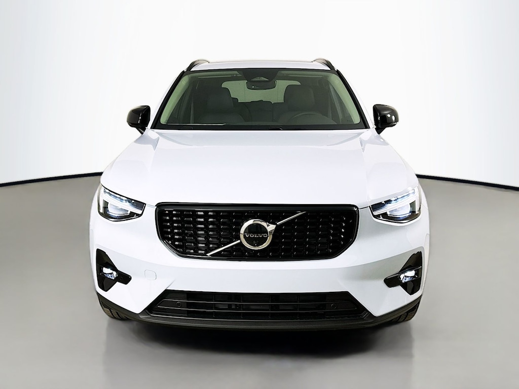 New 2026 Volvo XC40 B5 Plus SUV