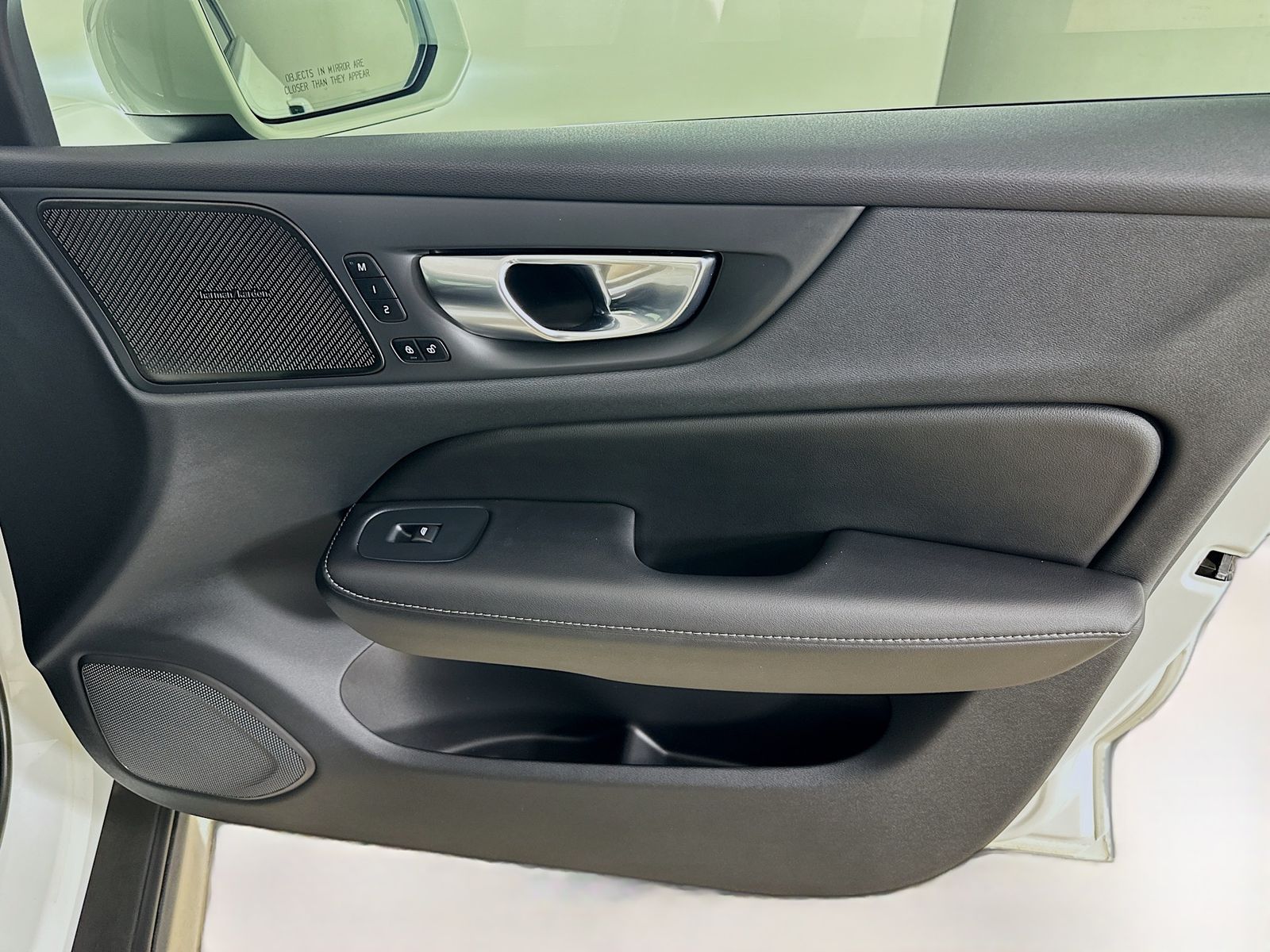 2023 Volvo V60 Cross Country Ultimate - Photo 42