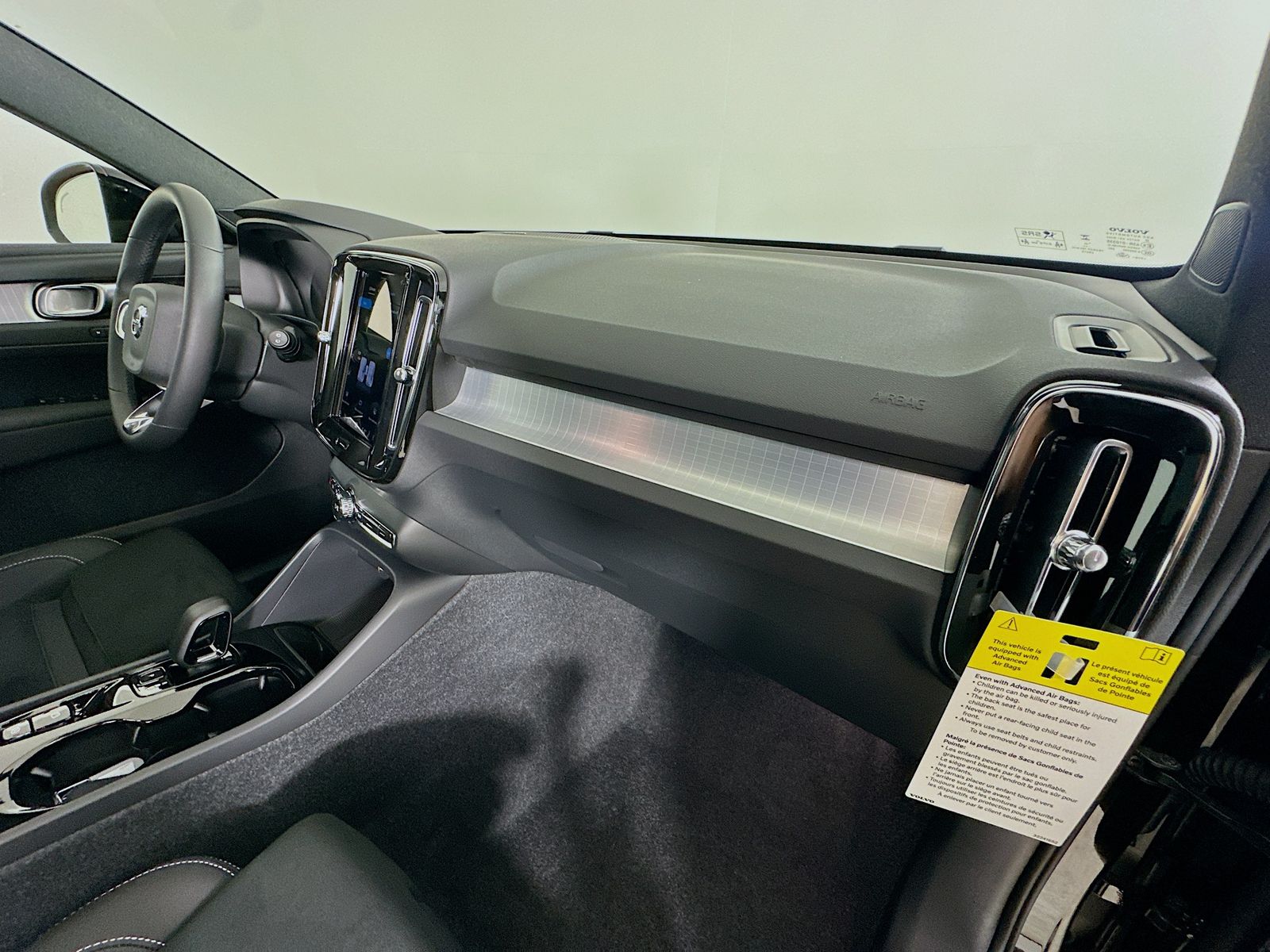 2026 Volvo XC40 Ultra Black Edition - Photo 44
