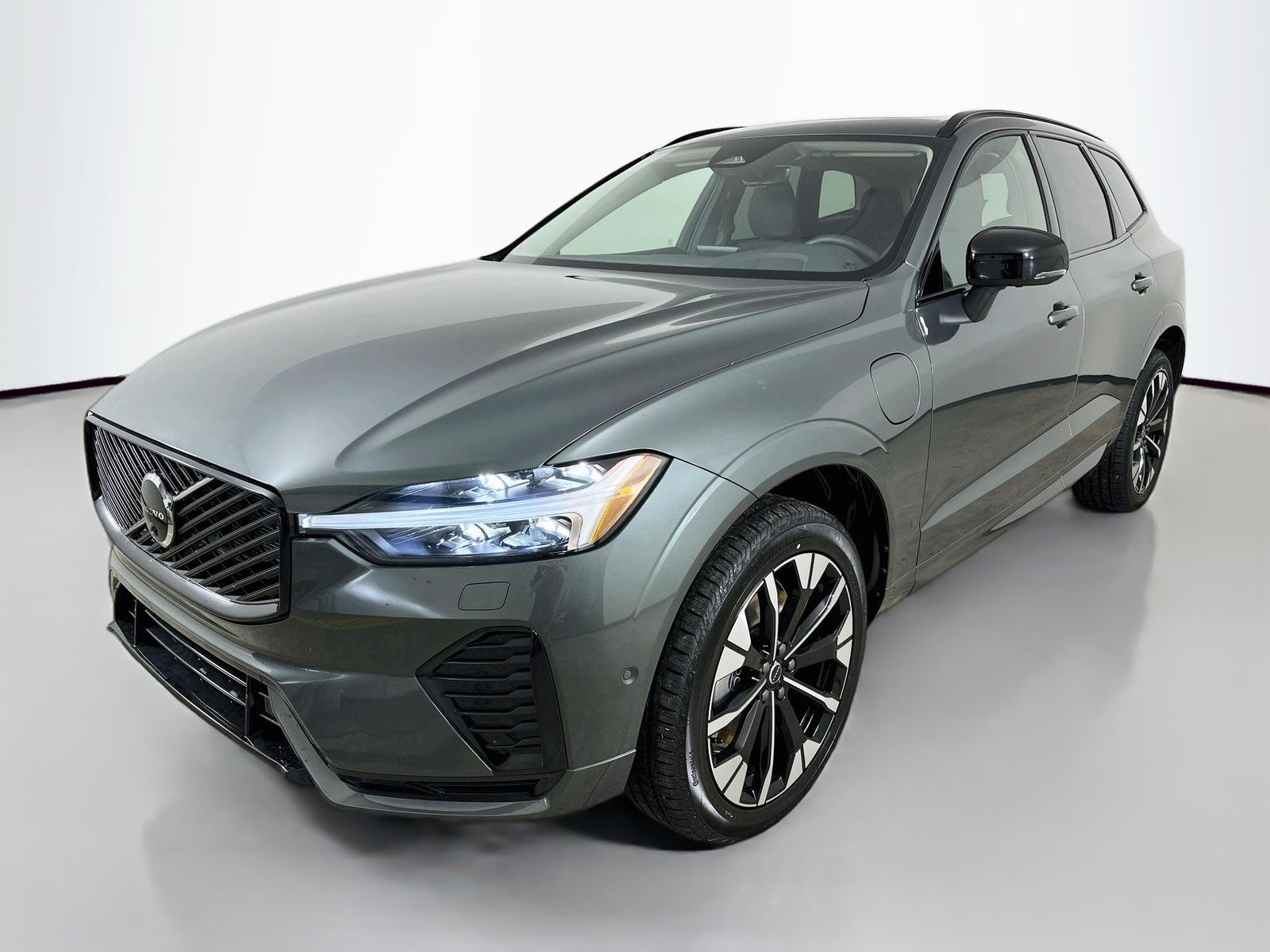2026 Volvo XC60 Plug-In Hybrid