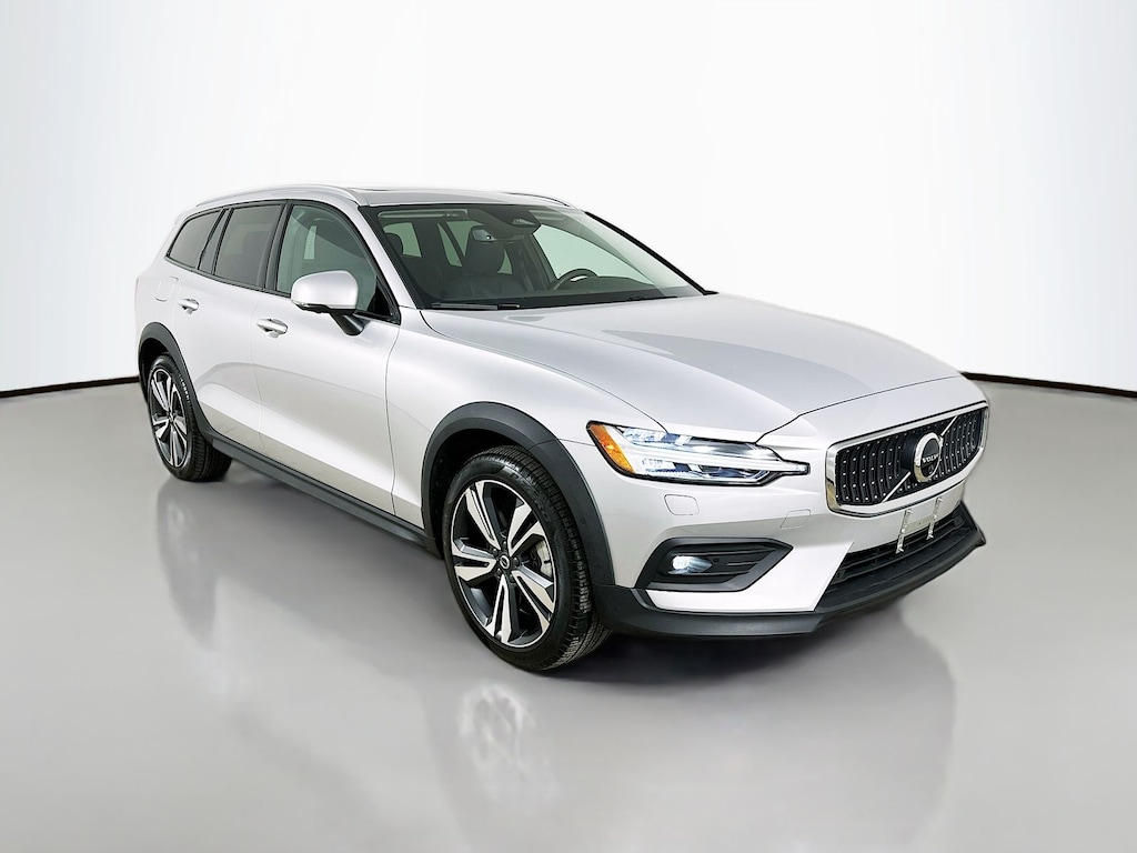 Used 2025 Volvo V60 Cross Country B5 Plus Wagon