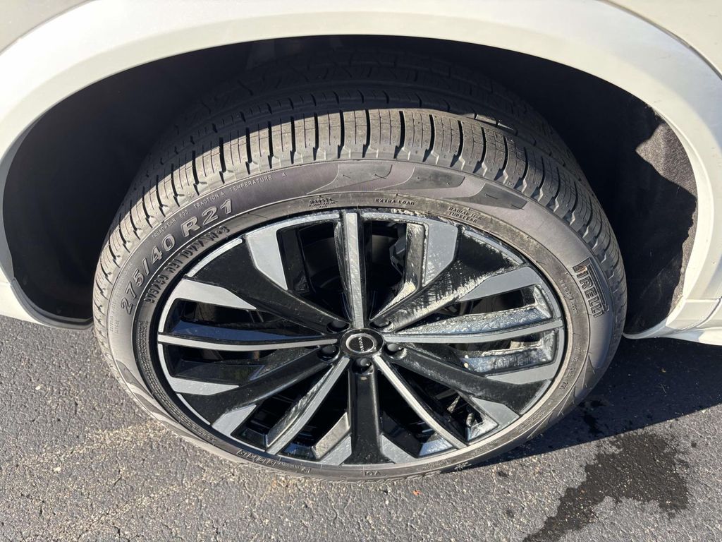 2026 Volvo XC90 Plus - Photo 10