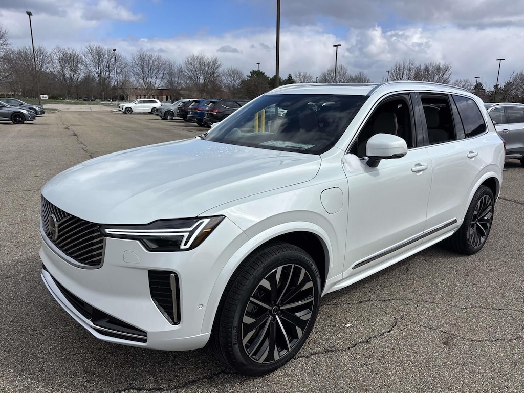 New 2026 Volvo XC90 plug-in hybrid T8 Plus 7-Seater SUV