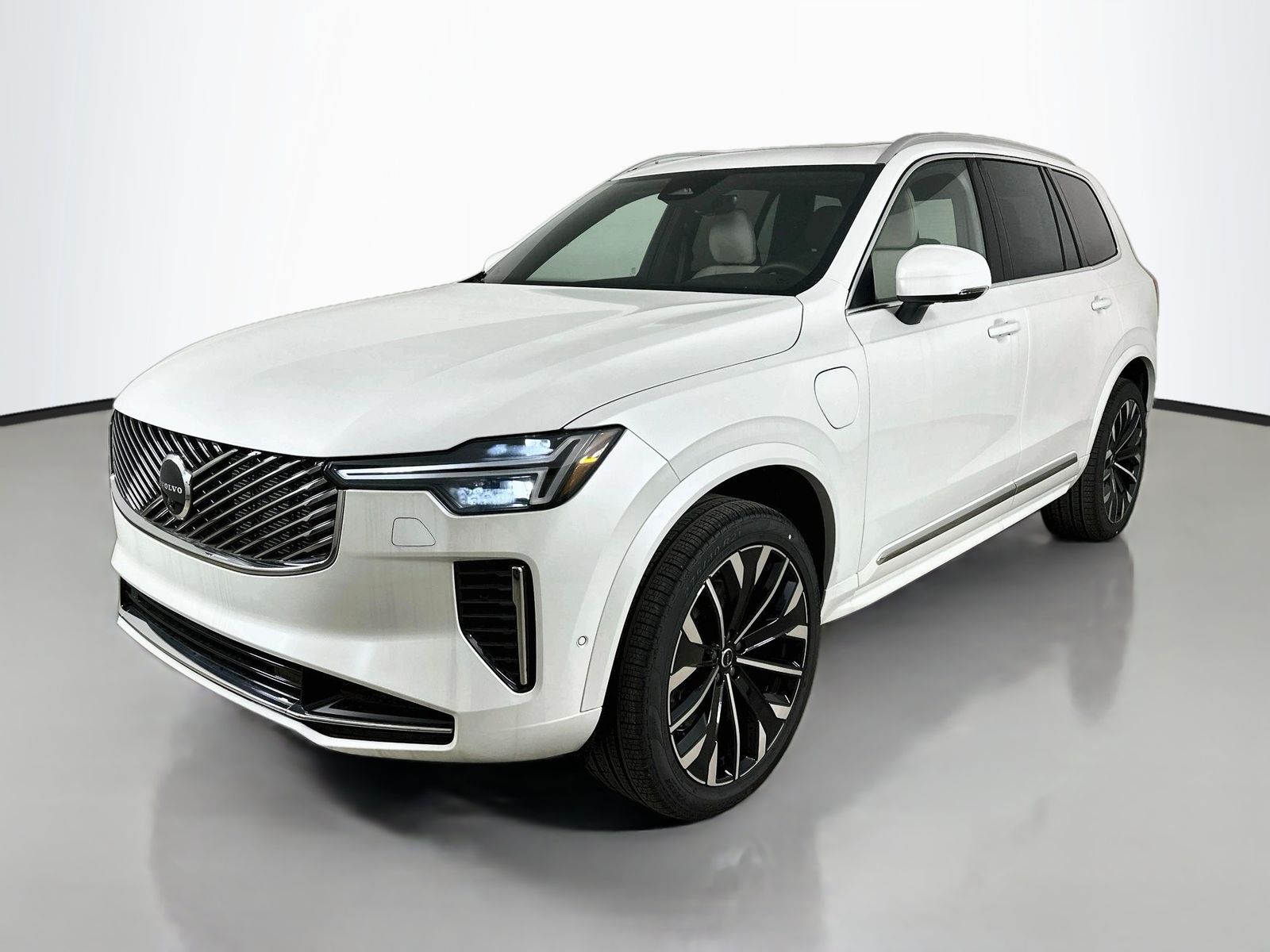 2026 Volvo XC90 Plug-In Hybrid
