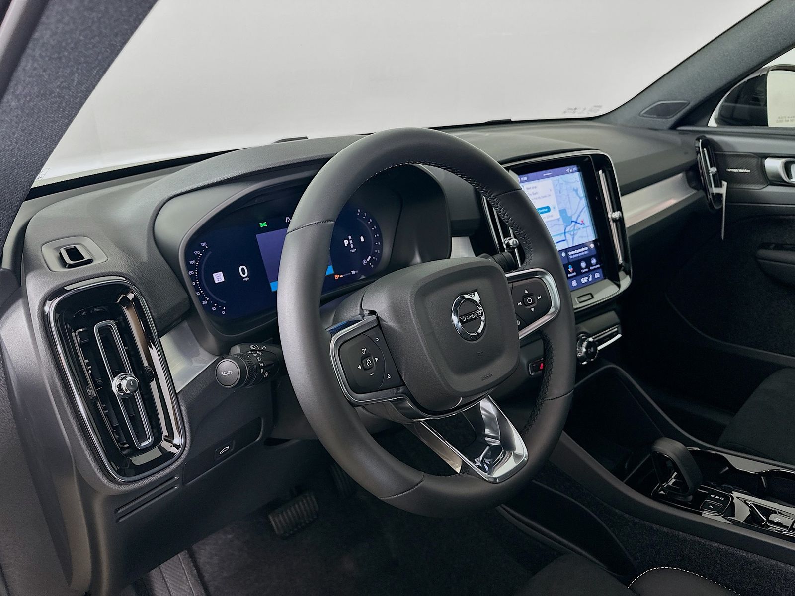2026 Volvo XC40 Ultra Black Edition - Photo 31
