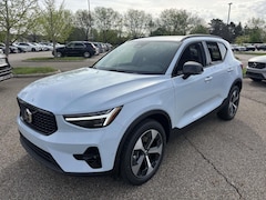 2026 Volvo XC40 B5 Plus AWD SUV