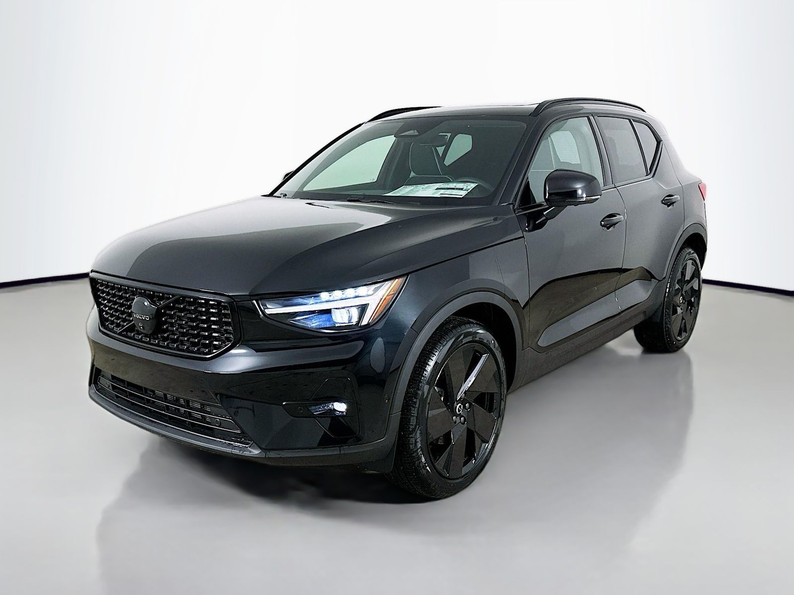 2026 Volvo XC40 B5 Ultra Ultra Black Edition AWD's photo