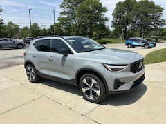 2026 Volvo XC40 B5 Plus SUV