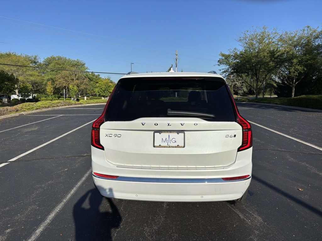 2026 Volvo XC90 Plus - Photo 6